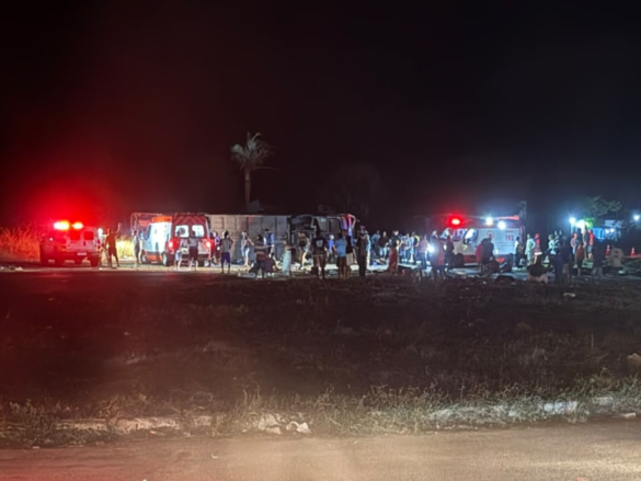 mais-de-20-feridos-em-acidente-entre-onibus-e-carreta-na-br-116-permanecem-internados-em-hospitais-de-mg
