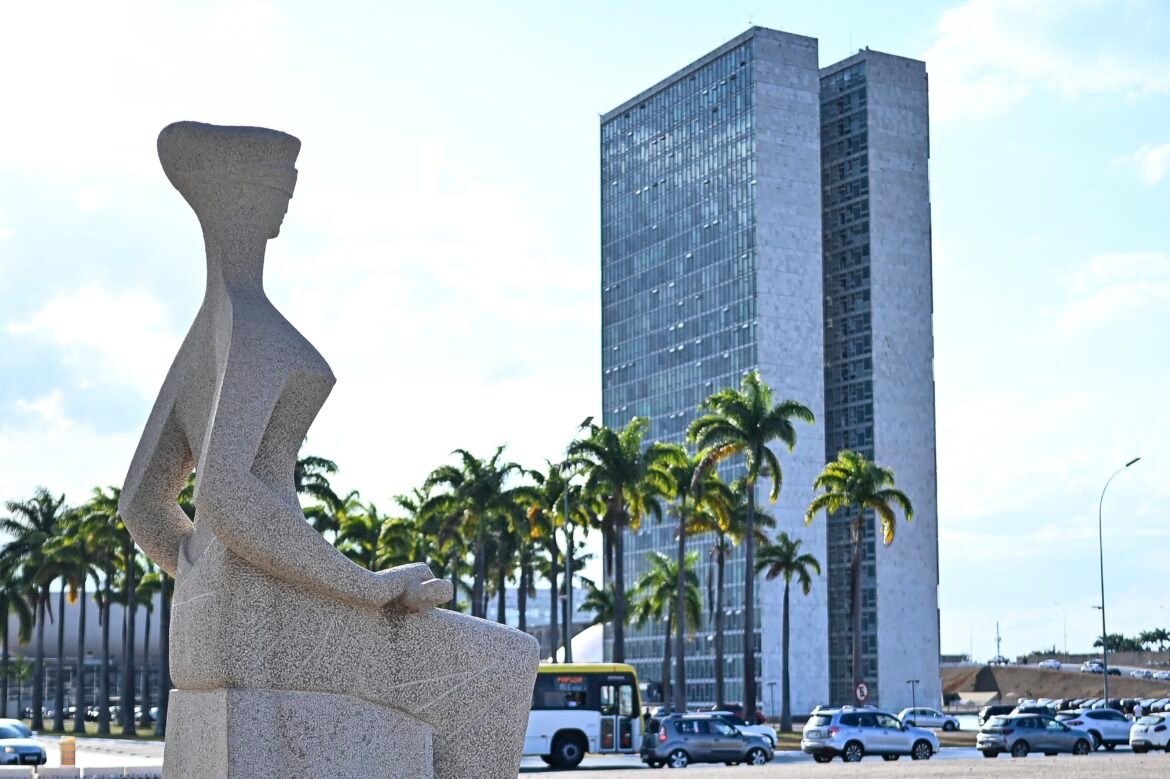 em-meio-a-crise-no-stf,-parlamentares-articulam-proposta-de-reforma-do-judiciario