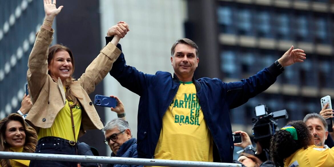 flavio-bolsonaro-propoe-enxugar-estado-e-endurecer-acoes-de-seguranca
