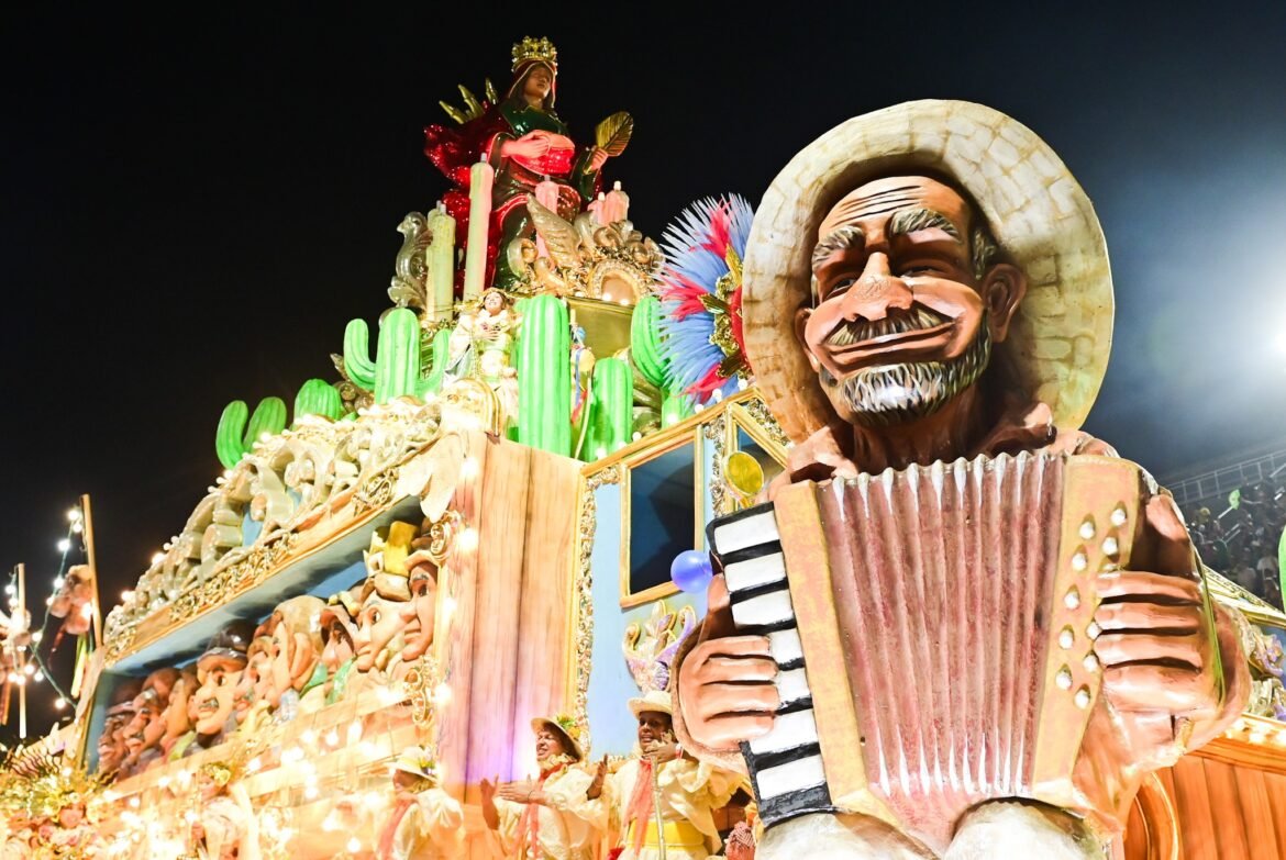 tse-aceita-acao-de-flavio-bolsonaro-contra-lula-e-alckmin-por-desfile-de-escola-de-samba