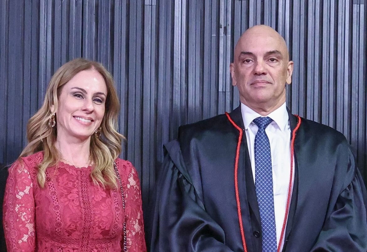 video-mostra-moraes-e-esposa-saindo-de-jatinho-de-empresa-de-vorcaro-em-2025;-escritorio-barci-de-moraes-nega-irregularidade