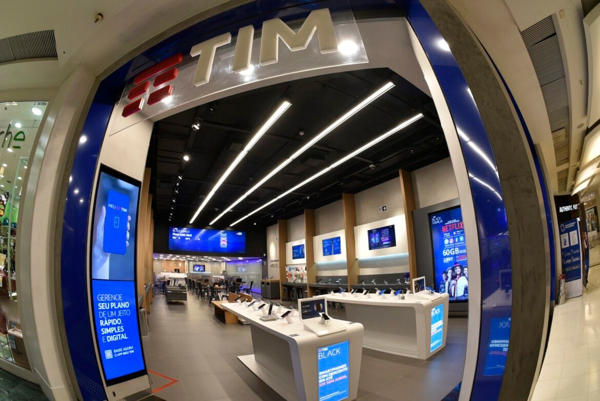 estatal-italiana-poste-italiane-passa-a-controlar-indiretamente-a-tim-brasil-|-g1