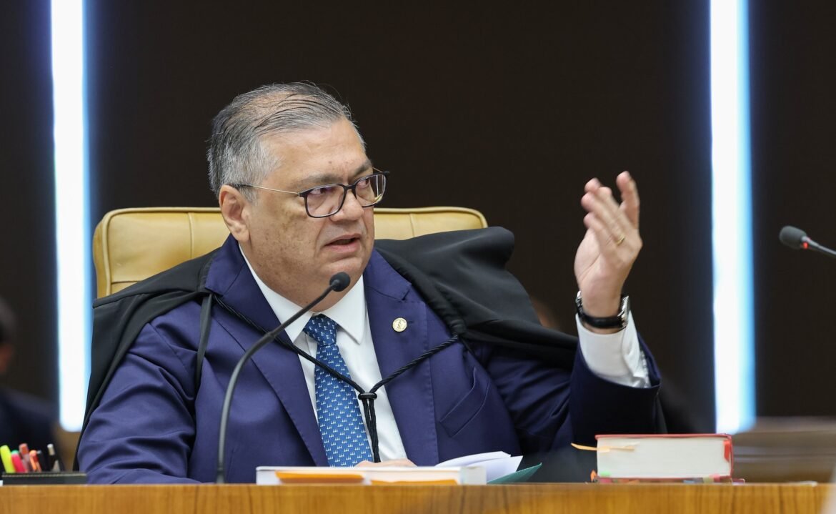 dino-diz-que-momento-adequado-para-stf-analisar-acao-sobre-emendas-e-depois-das-eleicoes