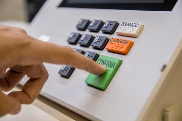 eleicoes:-postar-opiniao-politica-nas-redes-pode-afetar-o-trabalho?-|-g1