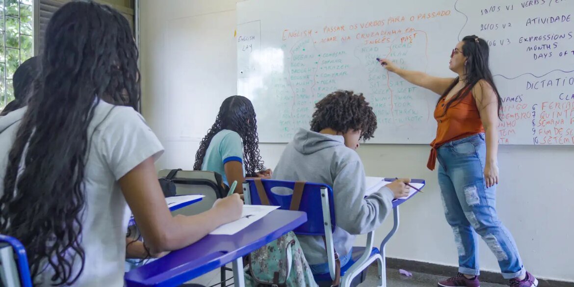 mais-de-10-mil-professores-sao-selecionados-via-prova-nacional-docente