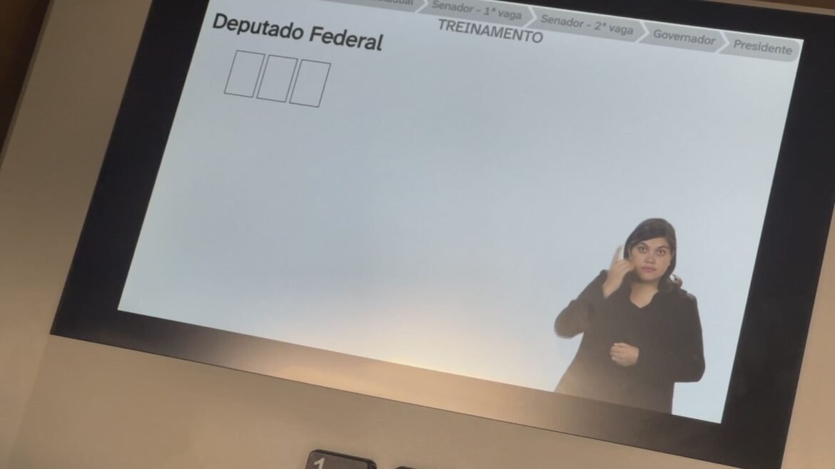 ‘colinha’-incompleta:-eleitores-chegam-a-ultima-semana-antes-das-eleicoes-sem-definir-todos-os-votos
