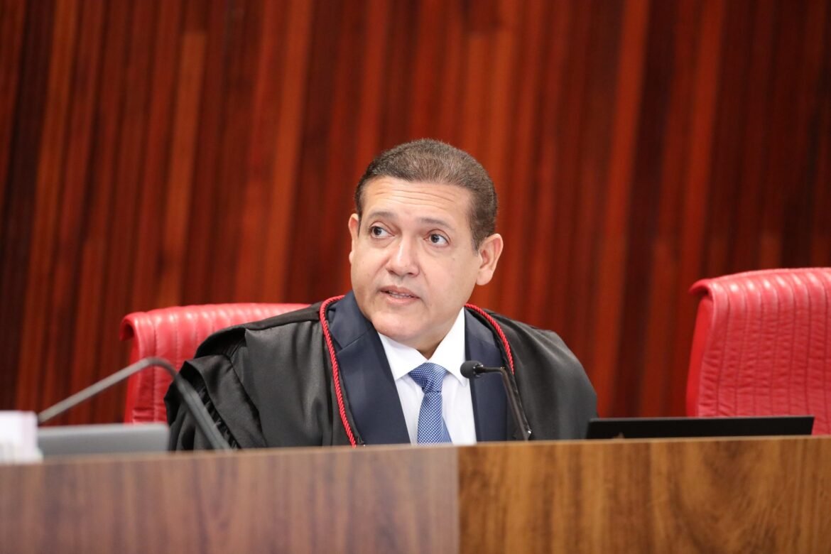 kassio-nunes-marques-reclama-de-‘indevida-sobreposicao-de-competencia’-do-stf-sobre-o-tse