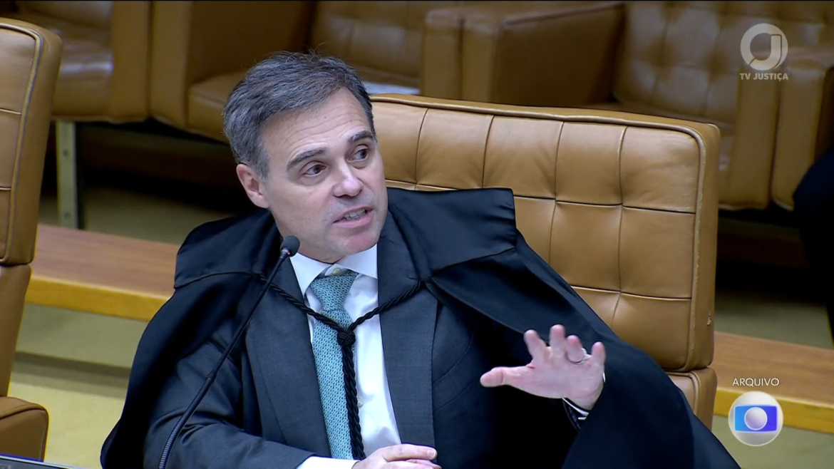 apos-mendonca-mudar-voto,-tse-decide-liberar-post-de-humorista-sobre-nossa-senhora-aparecida