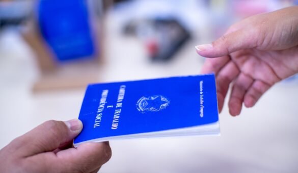 desemprego-fica-em-5,3%-em-agosto-e-numero-de-ocupados-bate-recorde-|-g1