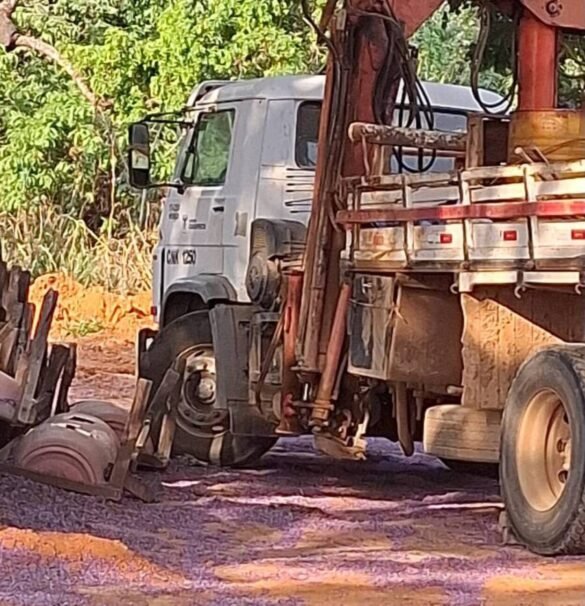 homem-fica-ferido-na-perna-apos-caminhao-andar-enquanto-ele-verificava-equipamento-em-mg