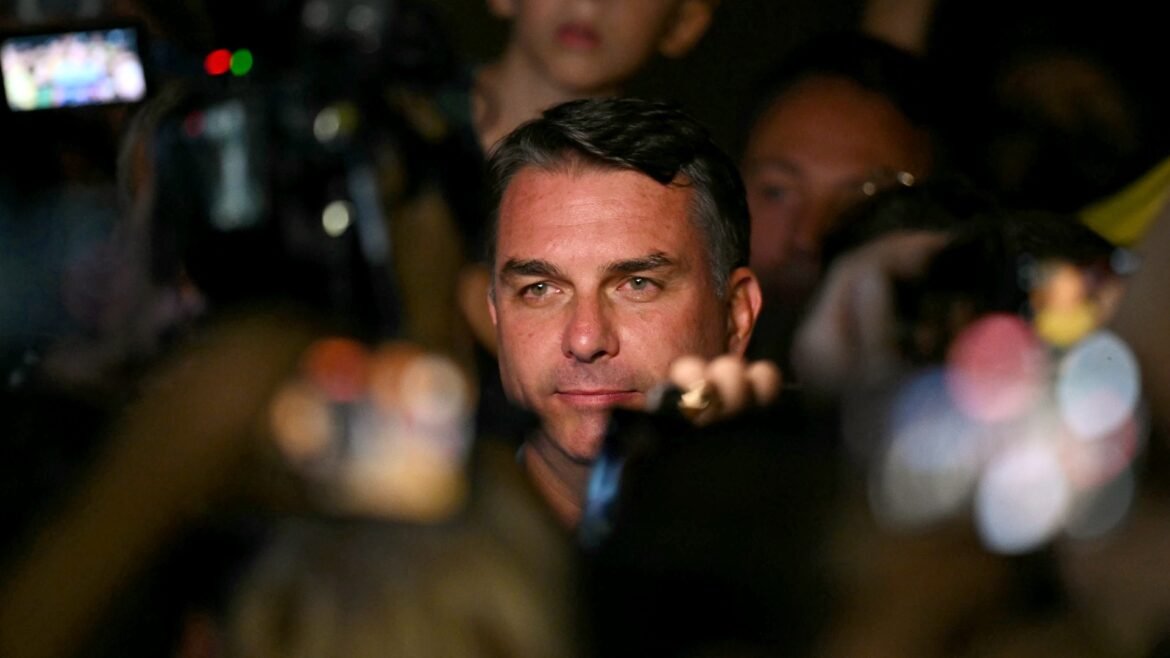 flavio-bolsonaro-reune-campanha-nesta-segunda-para-tracar-estrategia-para-o-segundo-turno