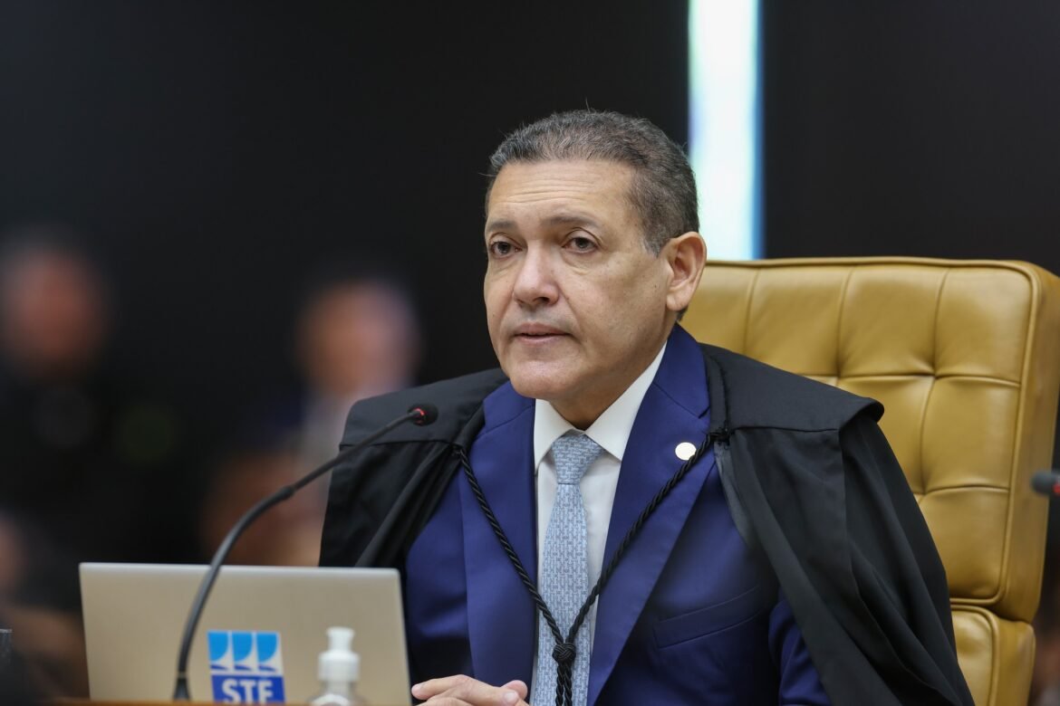 nunes-marques-deve-liberar-para-julgamento-pedido-de-bolsonaro-para-anular-condenacao-depois-do-2o-turno