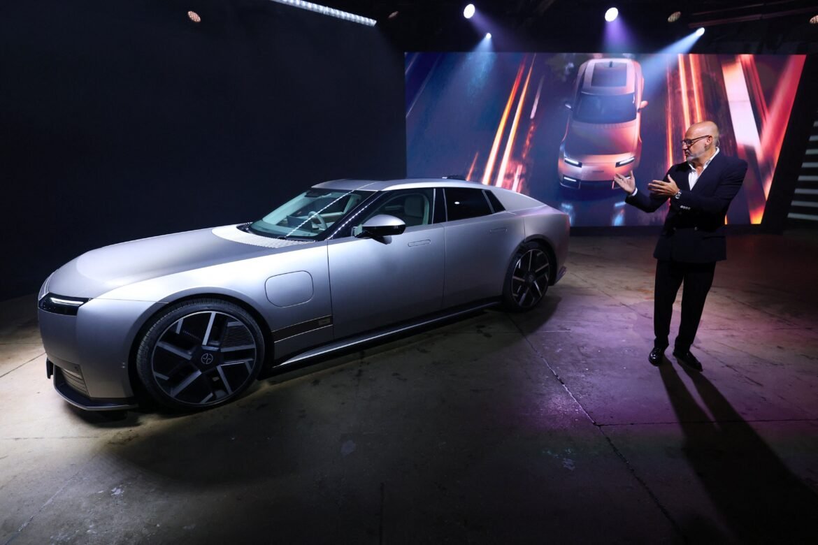 jaguar-apresenta-eletrico-type-01-em-meio-a-polemica-de-design.-|-g1