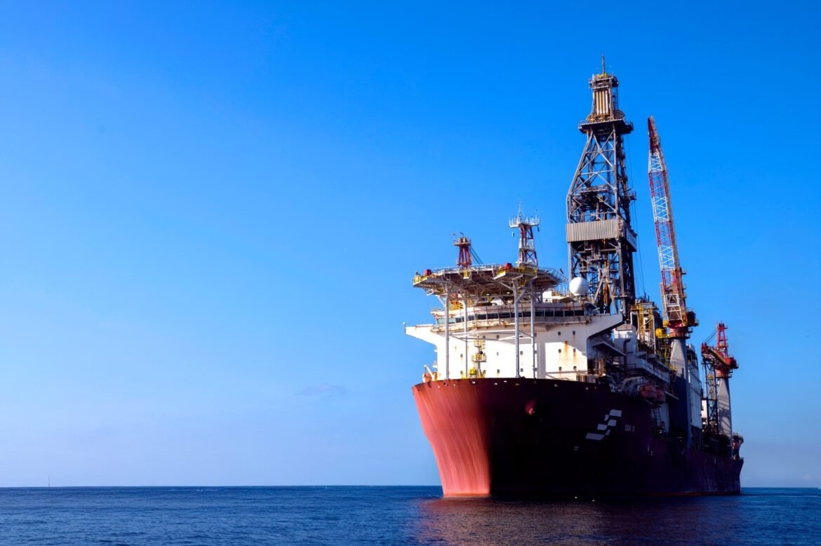 leilao-da-anp:-petrobras-e-outras-petroleiras-arrematam-7-das-13-areas-de-exploracao-no-pre-sal-|-g1