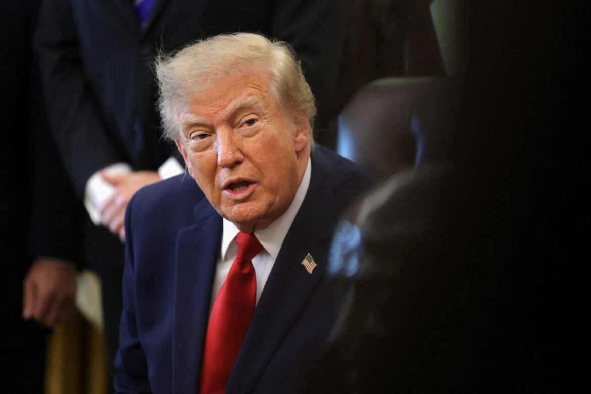 critico-dos-juros-nos-eua,-trump-acusa-dirigentes-do-fed-de-quererem
