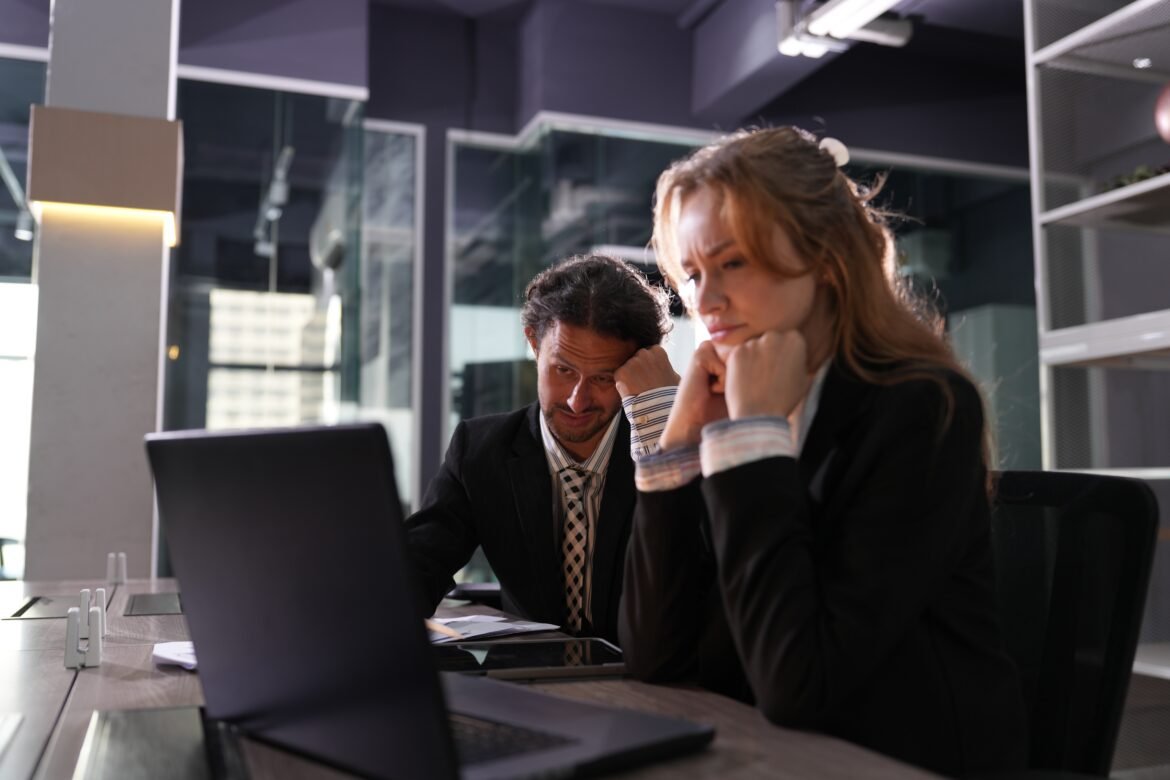 mulheres-se-sentem-menos-a-vontade-para-admitir-erros-em-ambientes-dominados-por-homens,-aponta-estudo