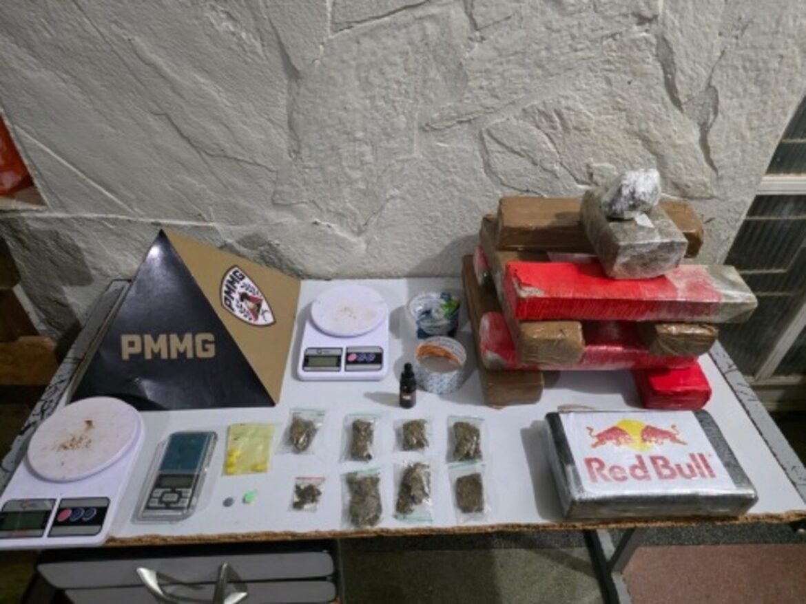 policia-apreende-grande-quantidade-de-drogas-em-casa,-e-morador-diz-que-receberia-r$-300-para-armazena-las-em-montes-claros