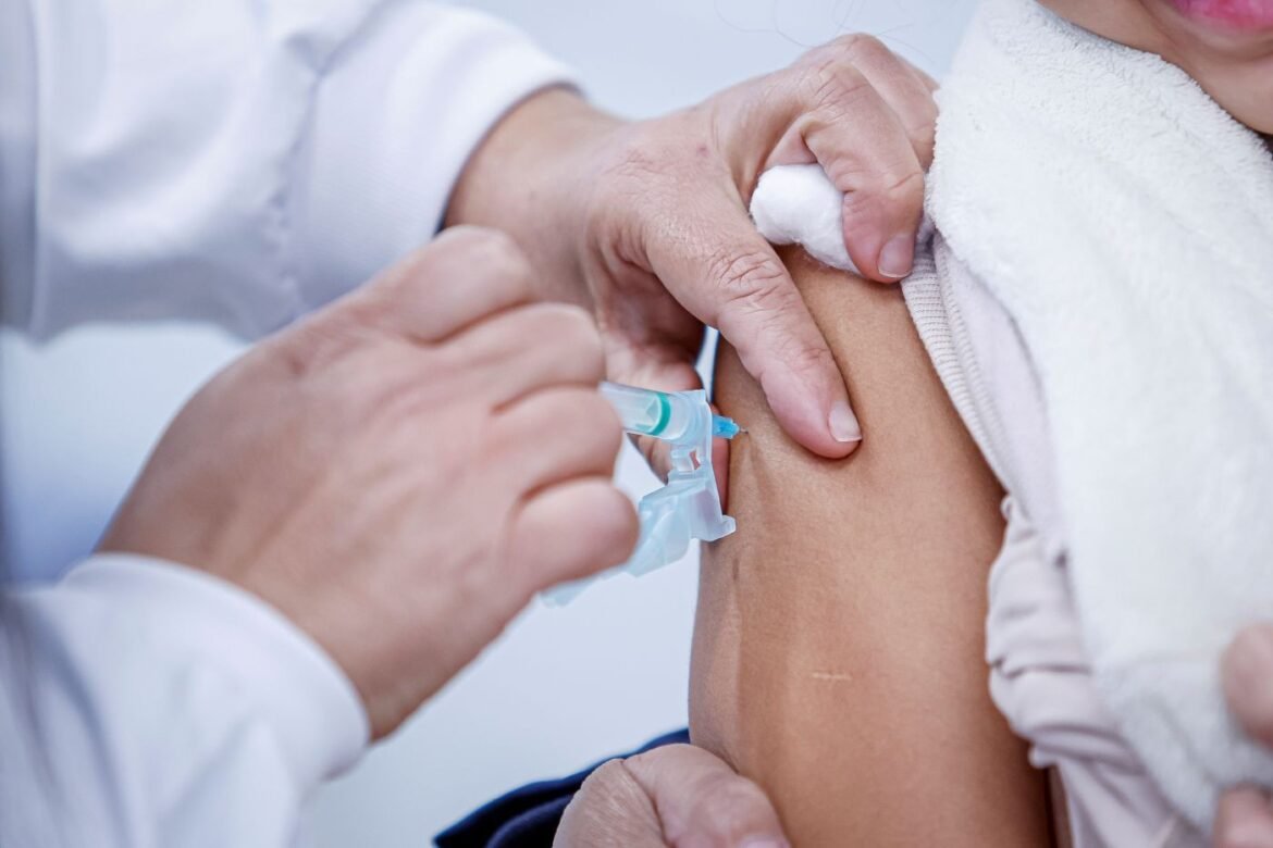 vacina-brasileira-contra-a-malaria-recebe-autorizacao-da-anvisa-para-iniciar-testes-em-humanos