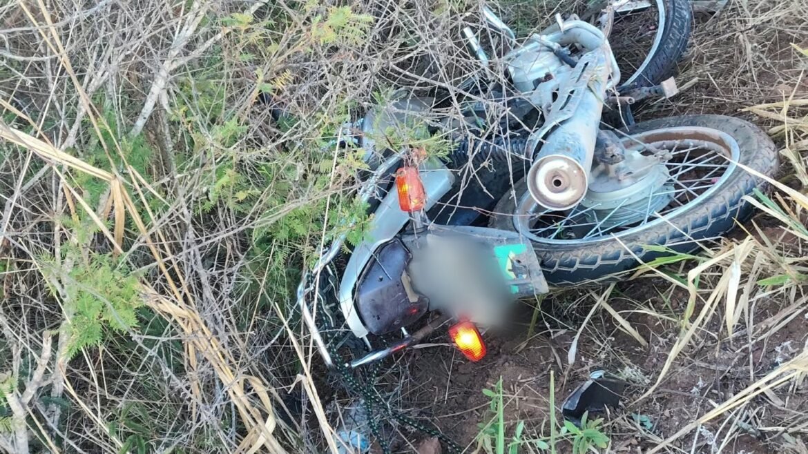 motociclista-morre-apos-tentar-ultrapassagem-em-local-proibido-e-bater-em-carro-na-br-367