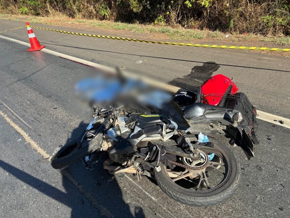 motociclista-morre-apos-bater-de-frente-com-caminhao-na-br-135