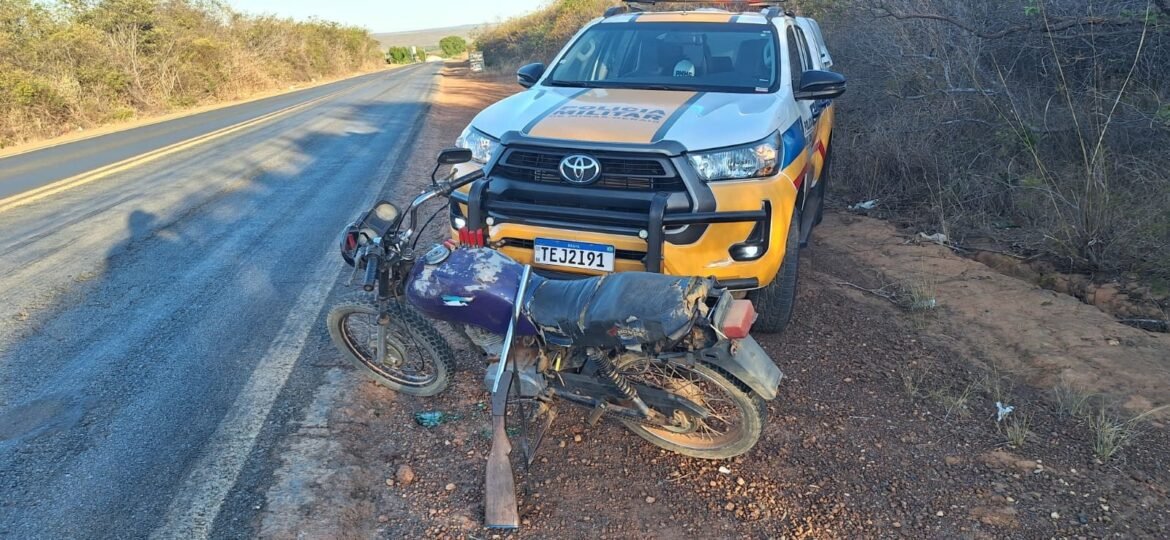 moto-com-motor-furtado-e-arma-sao-apreendidas-apos-condutor-ser-flagrado-com-veiculo-sem-placa-em-indaiabira