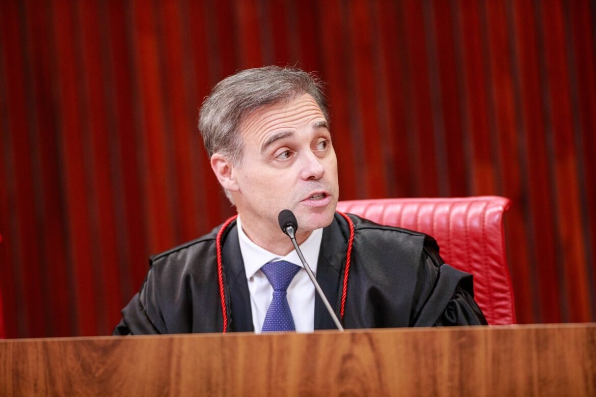 mendonca-proibe-pt-de-impulsionar-video-que-dize-que-flavio-bolsonaro-e-contra-a-escala-6×1