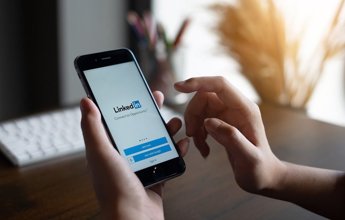 ‘open-to-love’:-por-que-usuarios-usam-o-linkedin-para-flertar?-|-g1