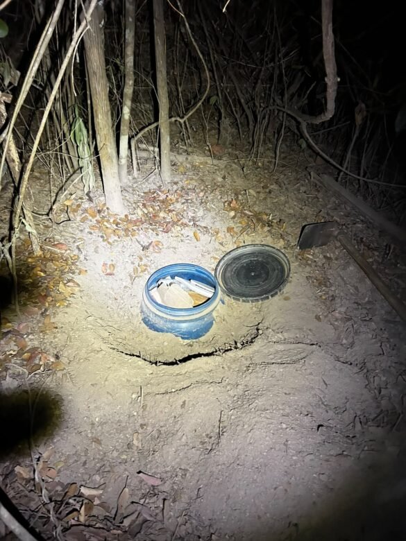coordenadas-geograficas-repassadas-com-foto-de-fuzil-ajudam-pm-a-encontrar-barril-enterrado-com-drogas-em-mg;-video