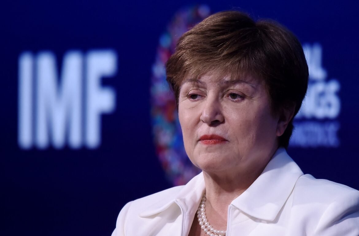 fmi:-ia-pode-afetar-40%-dos-empregos-e-dificultar-entrada-de-jovens-|-g1