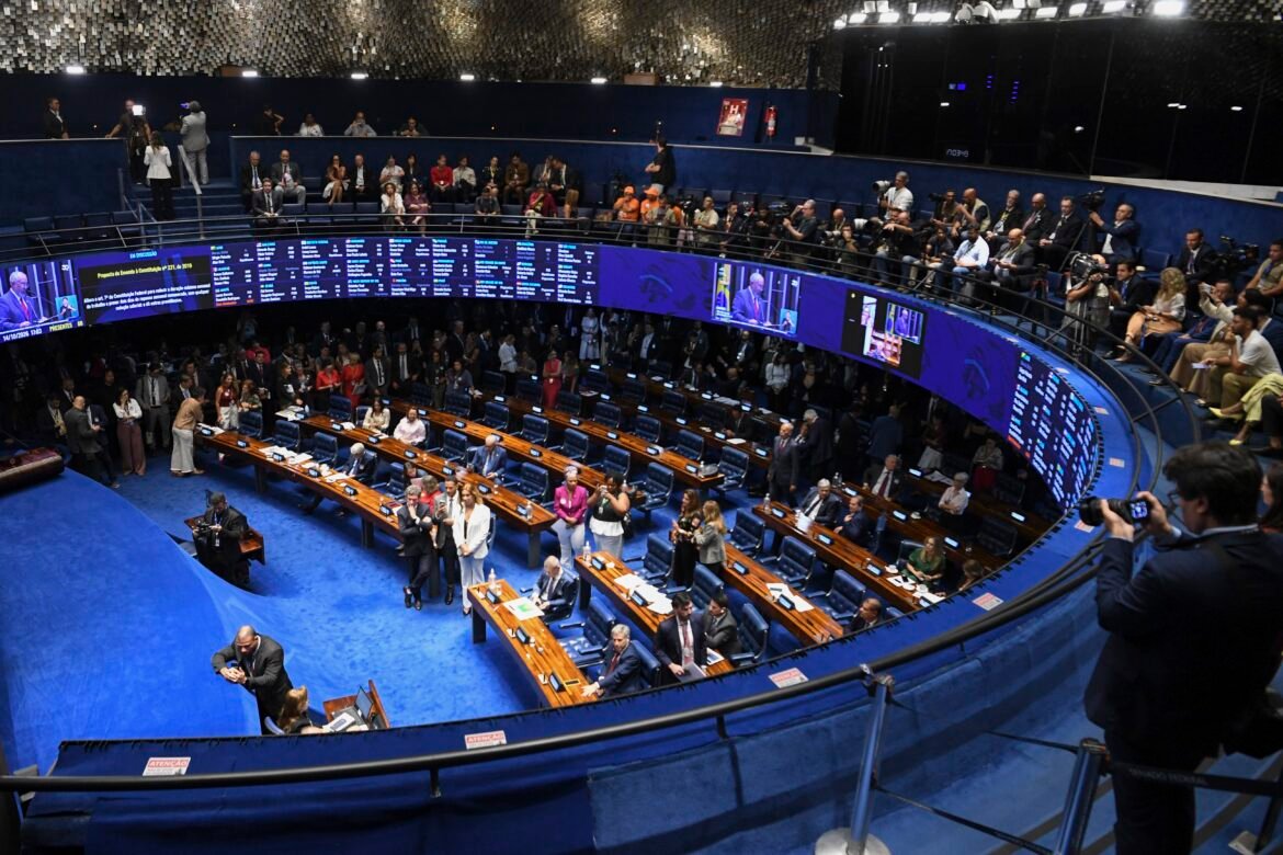 reducao-da-maioridade-penal:-lider-do-pt-defende-16-anos-para-crimes-hediondos;-oposicao-quer-14-anos-para-crimes-graves
