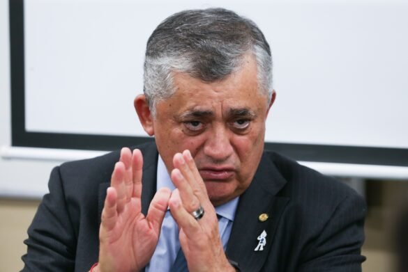 desentendimento-no-pt-ajudou-a-adiar-votacao-da-pec-da-seguranca,-diz-jose-guimaraes