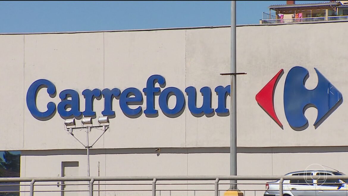 carrefour-anuncia-venda-de-22-lojas-ao-patria-investimentos-|-g1