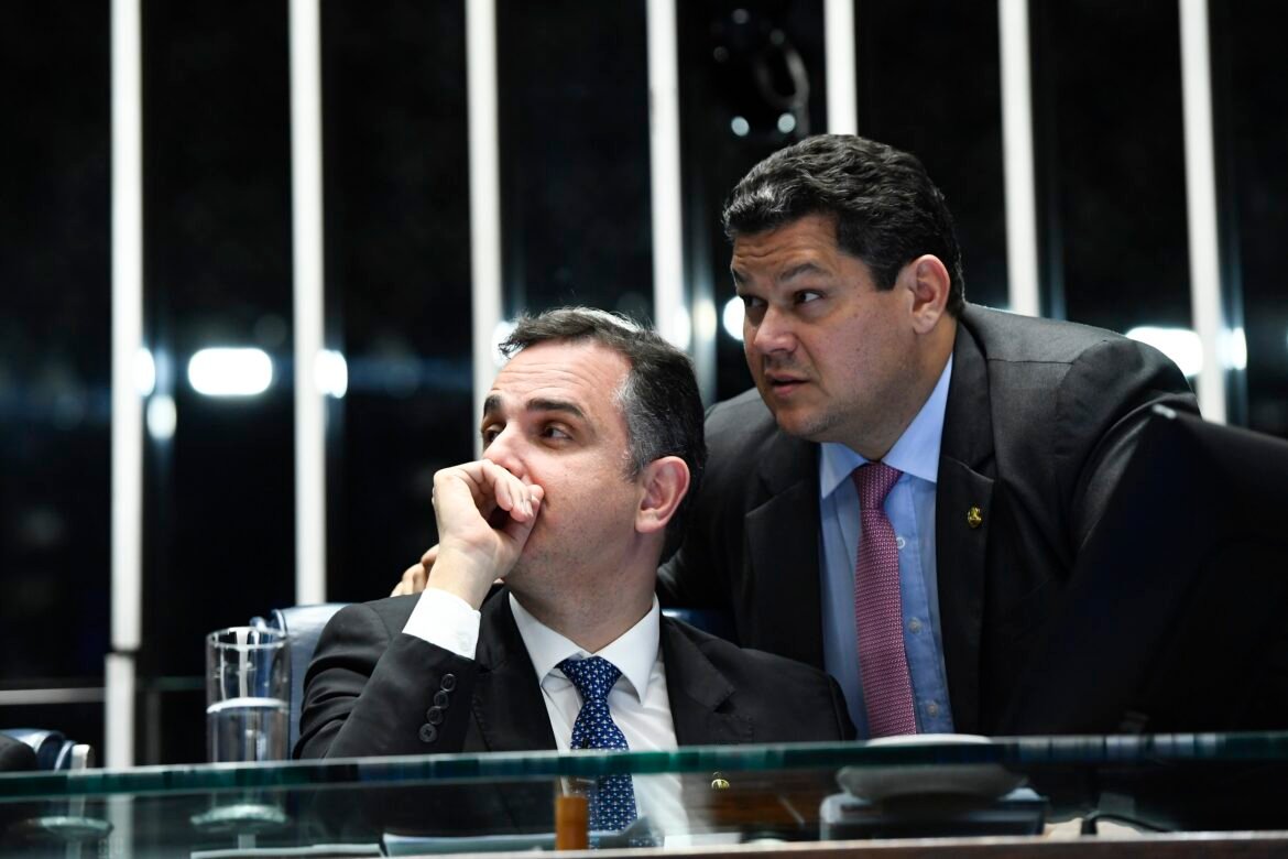 jogo-de-sobrevivencia-institucional:-aliados-discutem-alcolumbre-no-tcu-e-pacheco-no-stf-em-cenarios-pos-eleicao