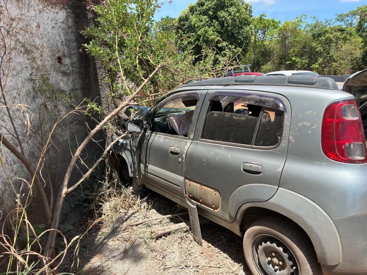carro-com-5-pessoas-bate-em-muro-de-propriedade-rural-na-mg-308