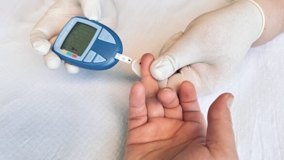 diabetes-e-obesidade:-dispositivo-eletronico-controla-glicose-e-reduz-peso-em-testes-com-animais