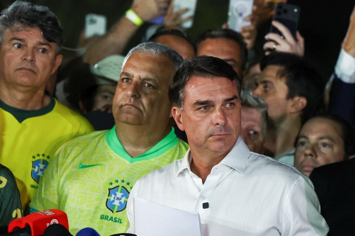 pl,-partido-de-flavio-bolsonaro,-reconhece-resultado-da-eleicao,-mas-cobra-esclarecimentos