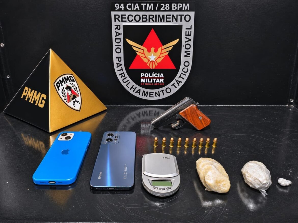 pm-suspeita-de-comportamento-de-motociclista-e-apreende-drogas-e-pistola-em-unai