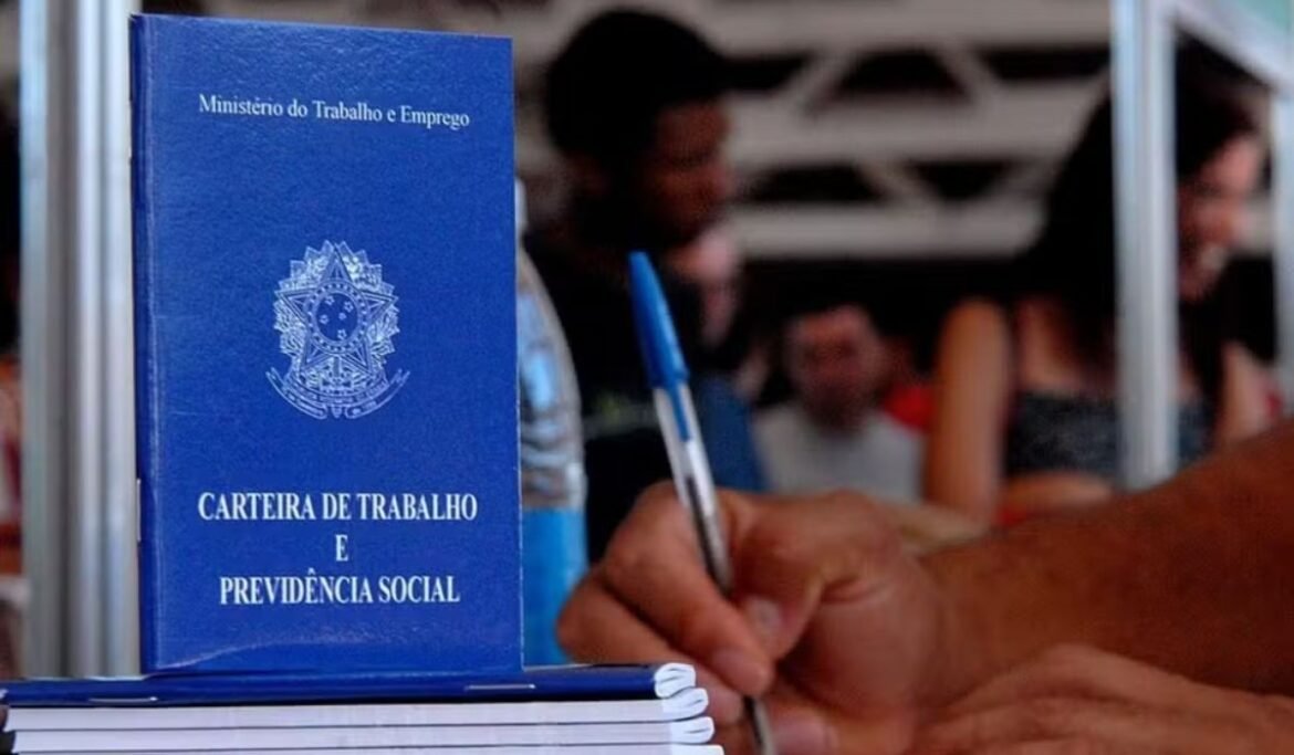 desemprego-cai-no-brasil-e-atinge-menor-taxa-em-14-anos-|-g1