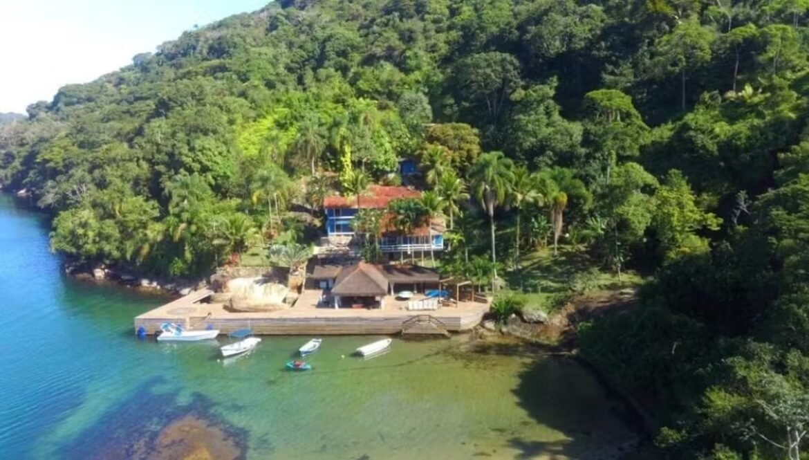 advogado-willer-tomaz-tem-outras-cinco-casas-em-ilhas-de-angra-alem-da-que-disputou-com-richarlison